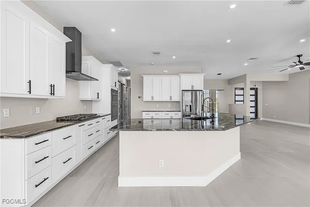 $899,900 | 3302 Northwest 2nd Terrace, Cape Coral, FL 33993