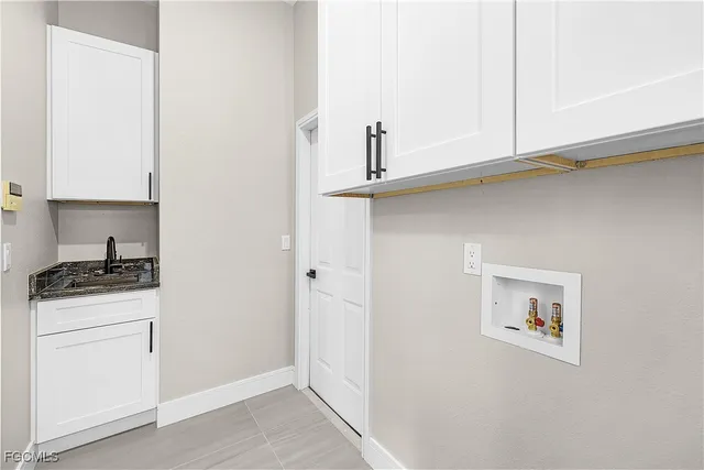 $899,900 | 3302 Northwest 2nd Terrace, Cape Coral, FL 33993