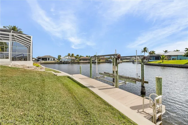 $899,900 | 3302 Northwest 2nd Terrace, Cape Coral, FL 33993