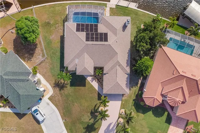 $899,900 | 3302 Northwest 2nd Terrace, Cape Coral, FL 33993