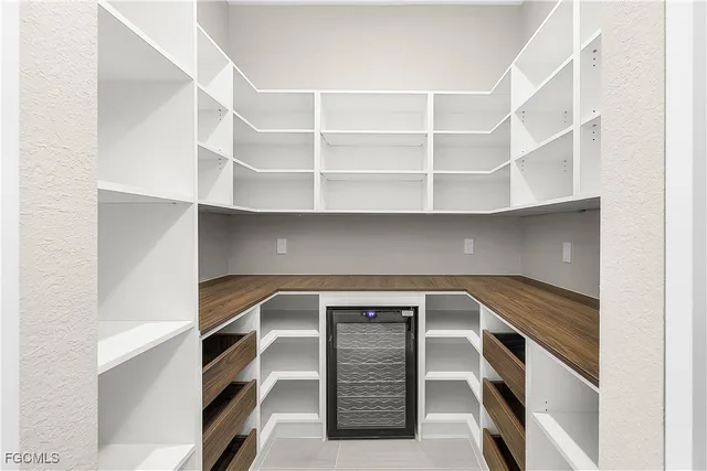 $899,900 | 3302 Northwest 2nd Terrace, Cape Coral, FL 33993