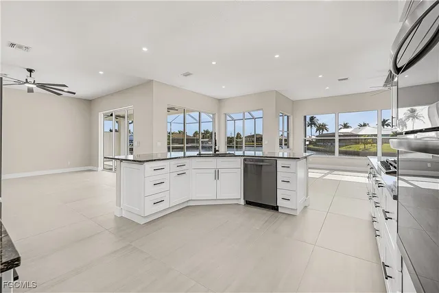 $899,900 | 3302 Northwest 2nd Terrace, Cape Coral, FL 33993