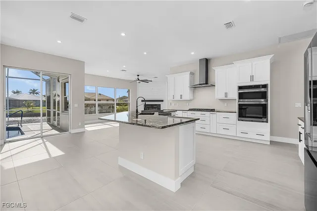 $899,900 | 3302 Northwest 2nd Terrace, Cape Coral, FL 33993