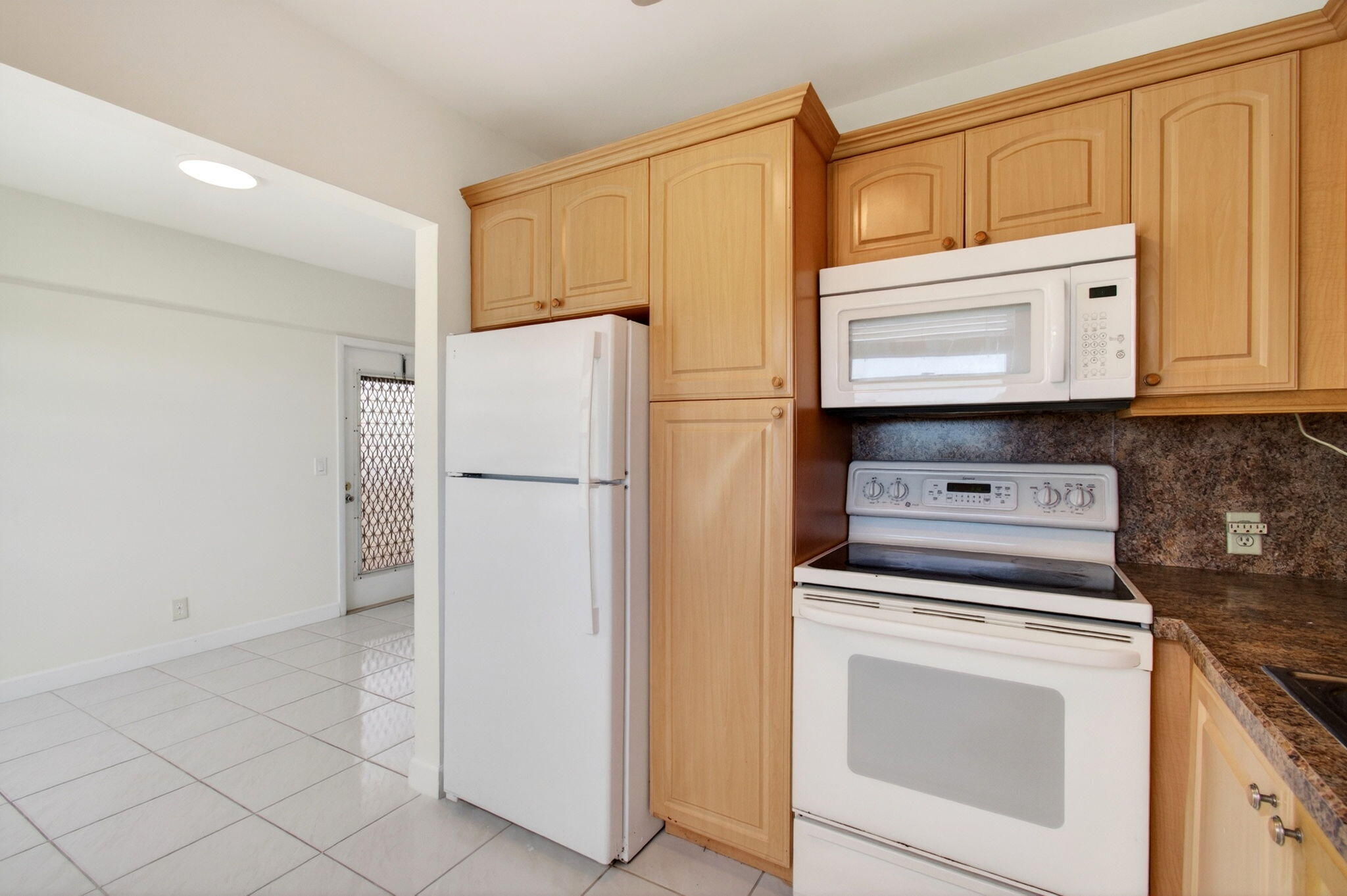374 Brighton I, Unit 374 Boca Raton, FL 33434 - Photo 19 of 83 Kitchen