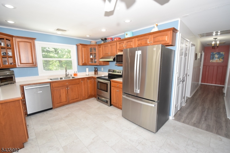 567 Foothill Road Bridgewater, NJ 08807 - Photo 16 of 37
