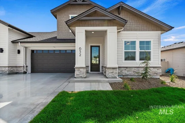 $799,900 | 652 North Morning Glory Way, Eagle, ID 83616