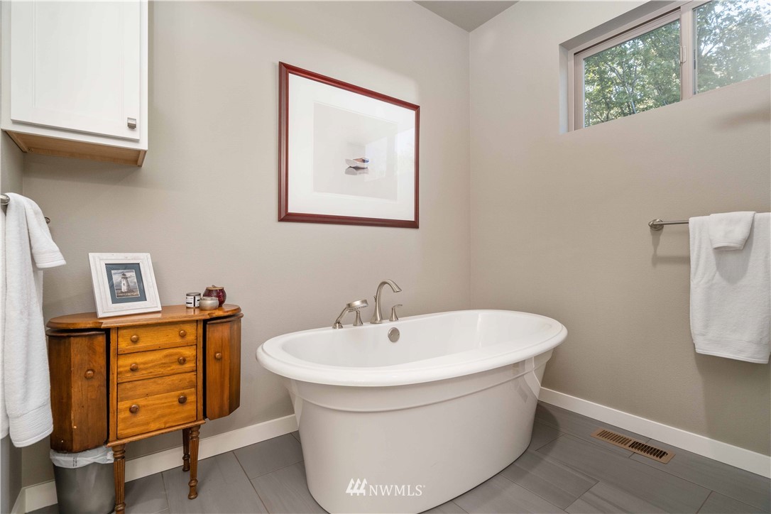 7432 Johnson Point Road Northeast Olympia, WA 98516 - Photo 22 of 39 Gallery Image 22