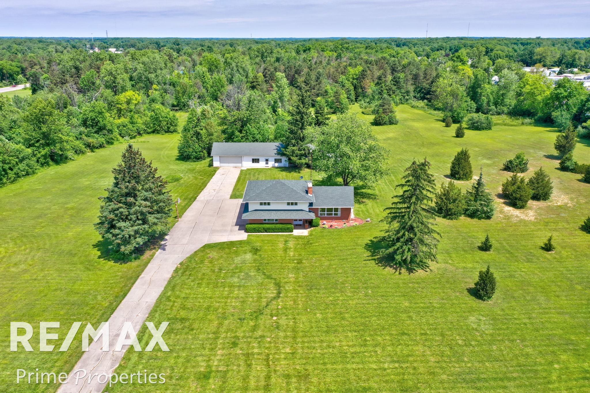 2093 East Mt Morris Road Mount Morris, MI 48458 - Photo 37 of 48 50149777-c6133119-6322-4117-98c9-900fc8efe5a5.JPG