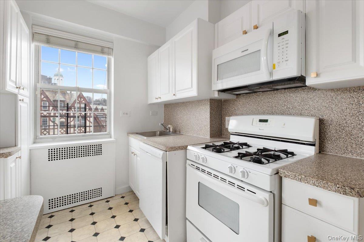 45 Popham Road, Unit 4K Scarsdale, NY 10583 - Photo 10 of 29