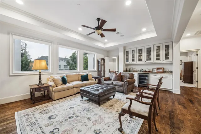 $1,995,000 | 8610 Cedarbrake Drive, Houston, TX 77055