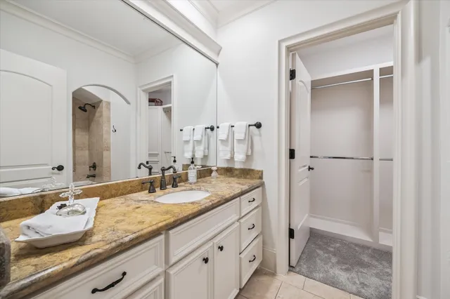 $1,995,000 | 8610 Cedarbrake Drive, Houston, TX 77055