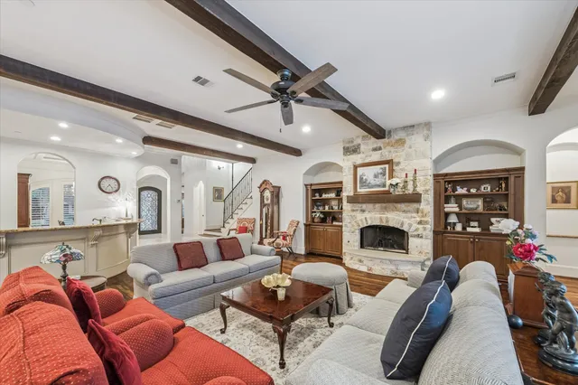 $1,995,000 | 8610 Cedarbrake Drive, Houston, TX 77055