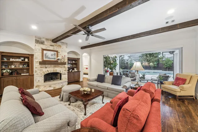 $1,995,000 | 8610 Cedarbrake Drive, Houston, TX 77055