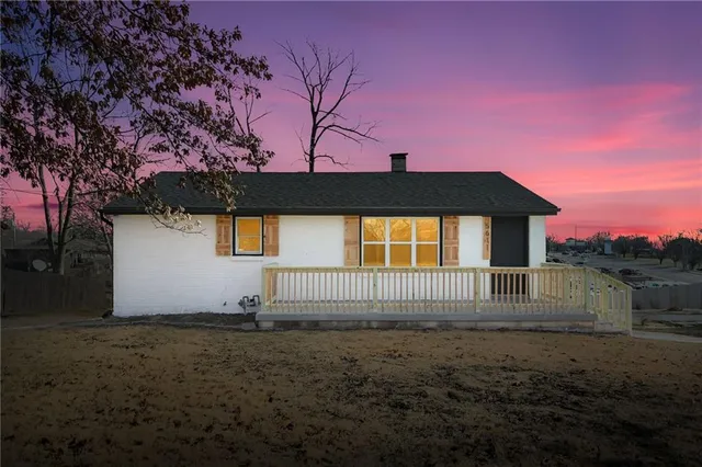 $219,900 | 5611 North Walnut Street, Gladstone, MO 64118