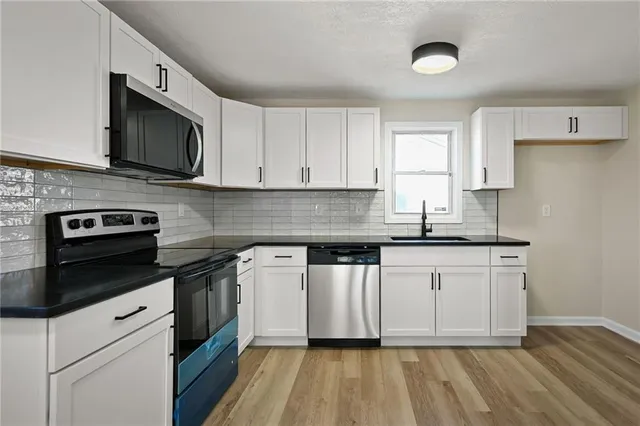 $219,900 | 5611 North Walnut Street, Gladstone, MO 64118