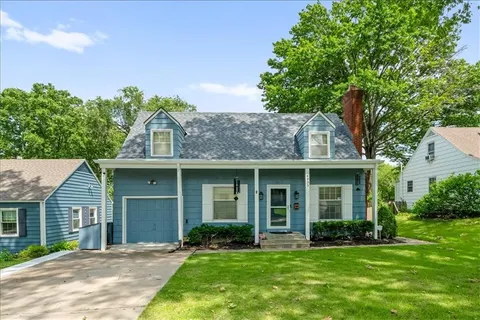 $560,000 | 4933 Booth Street, Westwood, KS 66205