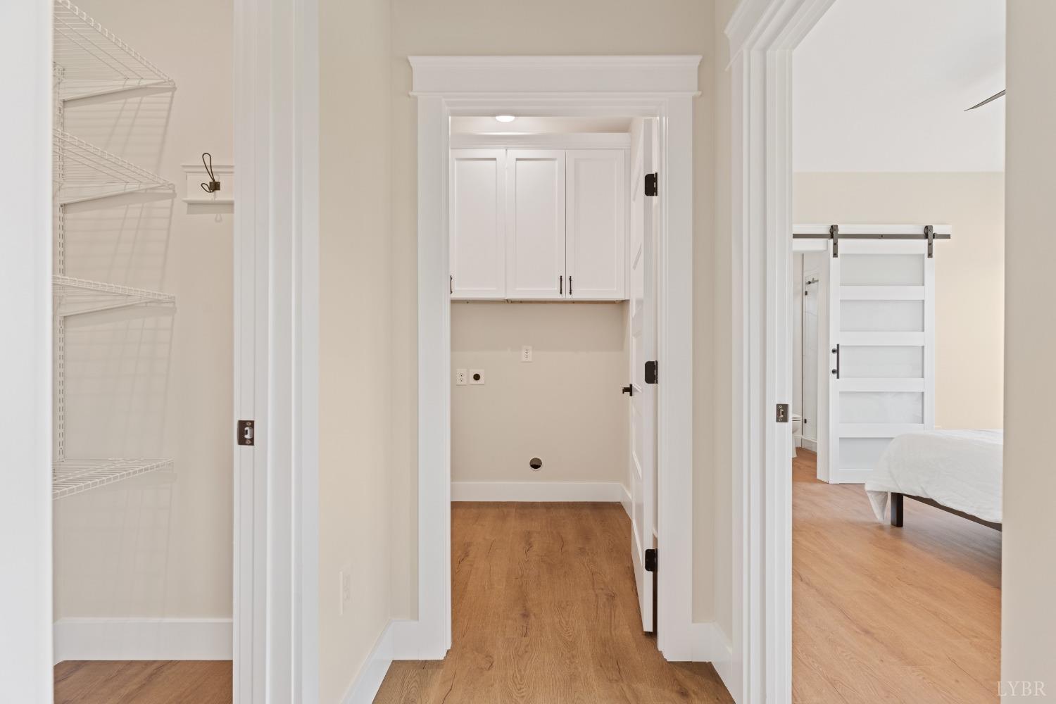 6605 Forest Road Goode, VA 24556 - Photo 35 of 58 a view of bathroom with a tub shower and closet