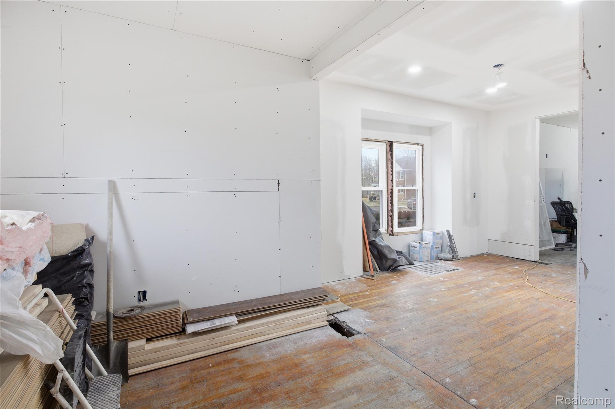 4624 Pacific Street Detroit, MI 48204 - Photo 20 of 39 Empty room featuring hardwood / wood-style flooring