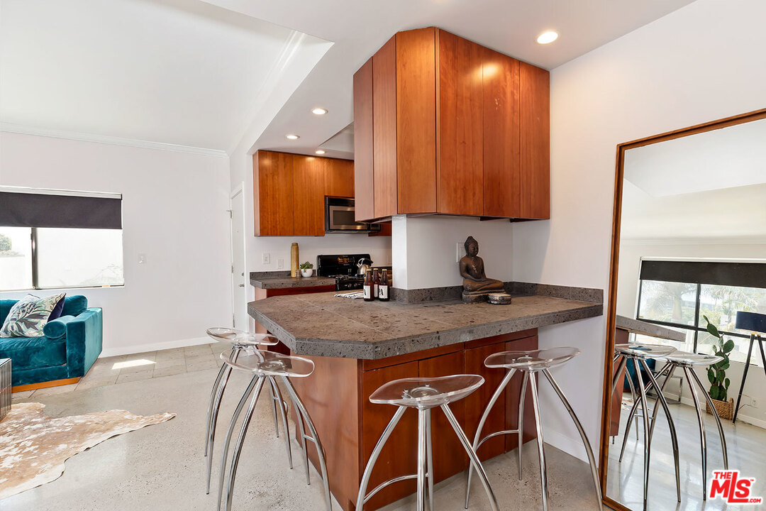 707 Marr Street, Unit 103 Venice, CA 90291 - Photo 10 of 18