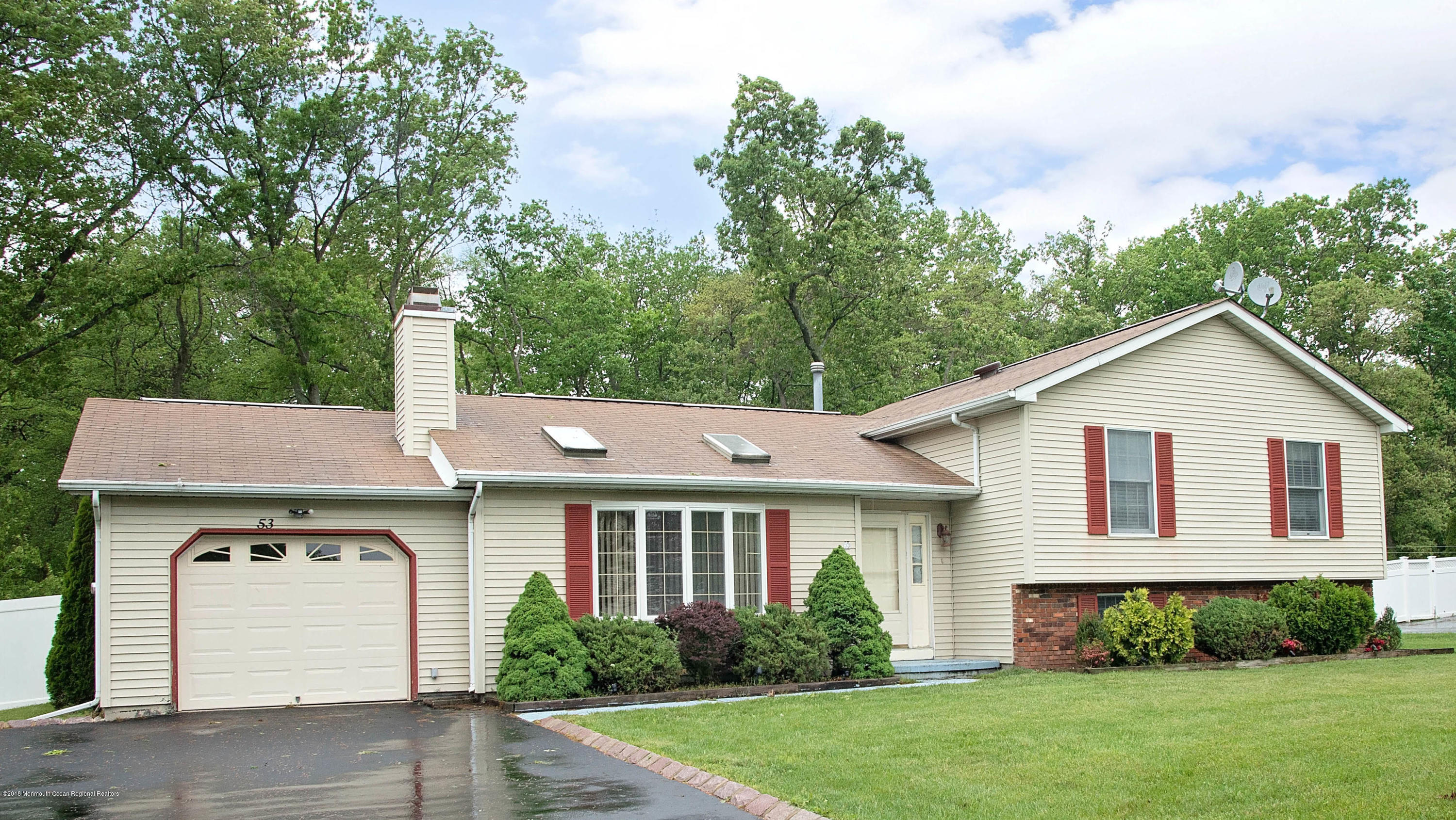 53 Hickory Hill Road Jackson, NJ 08527 - Photo 1 of 27 64BA76EB-A65B-452B-B140-168A2BECE044