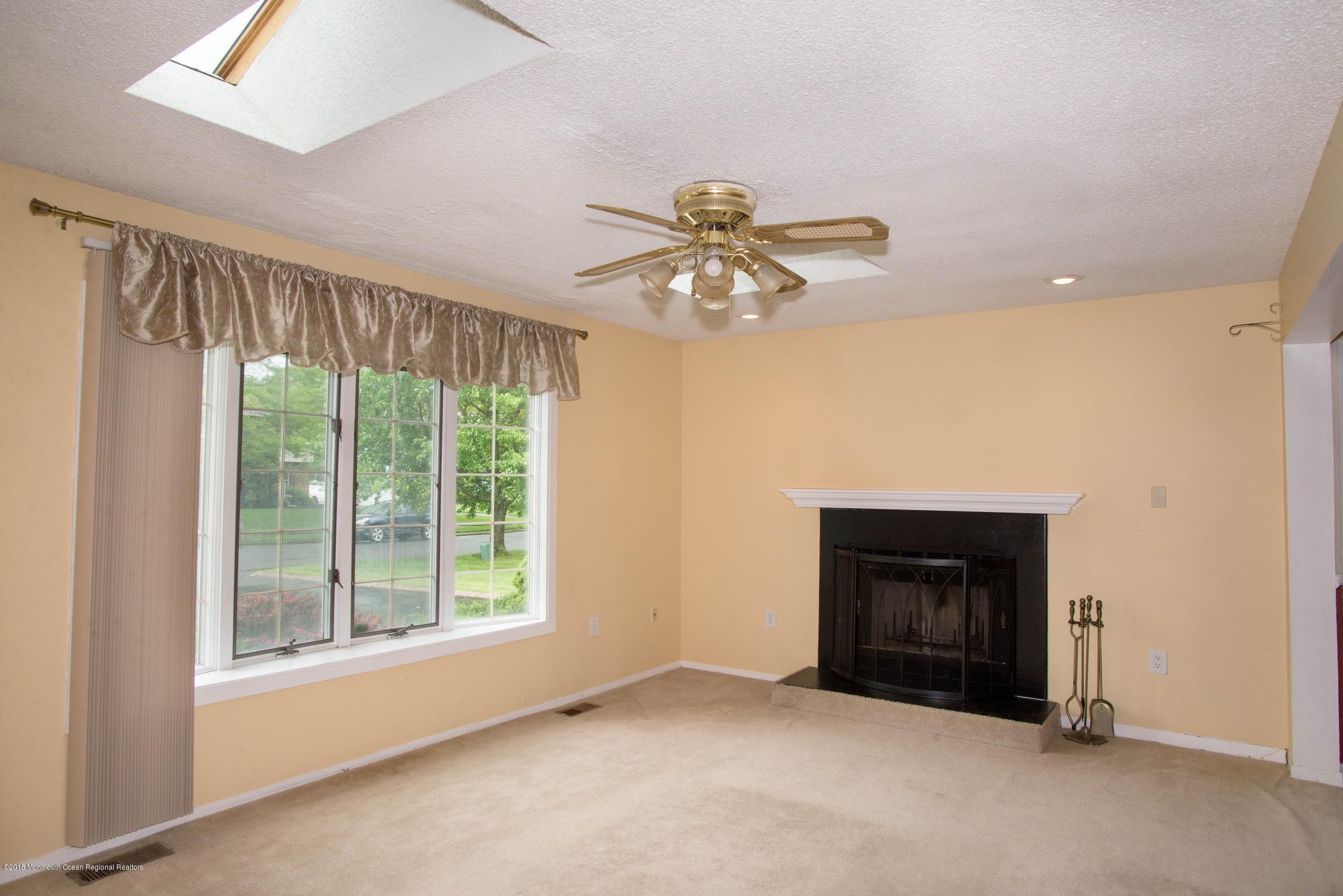53 Hickory Hill Road Jackson, NJ 08527 - Photo 5 of 27 C47F37DE-2C3D-44FB-BC6C-65C40552197C