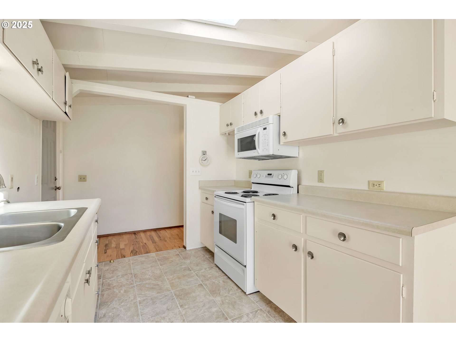 2550 Jackson Street Eugene, OR 97405 - Photo 13 of 37