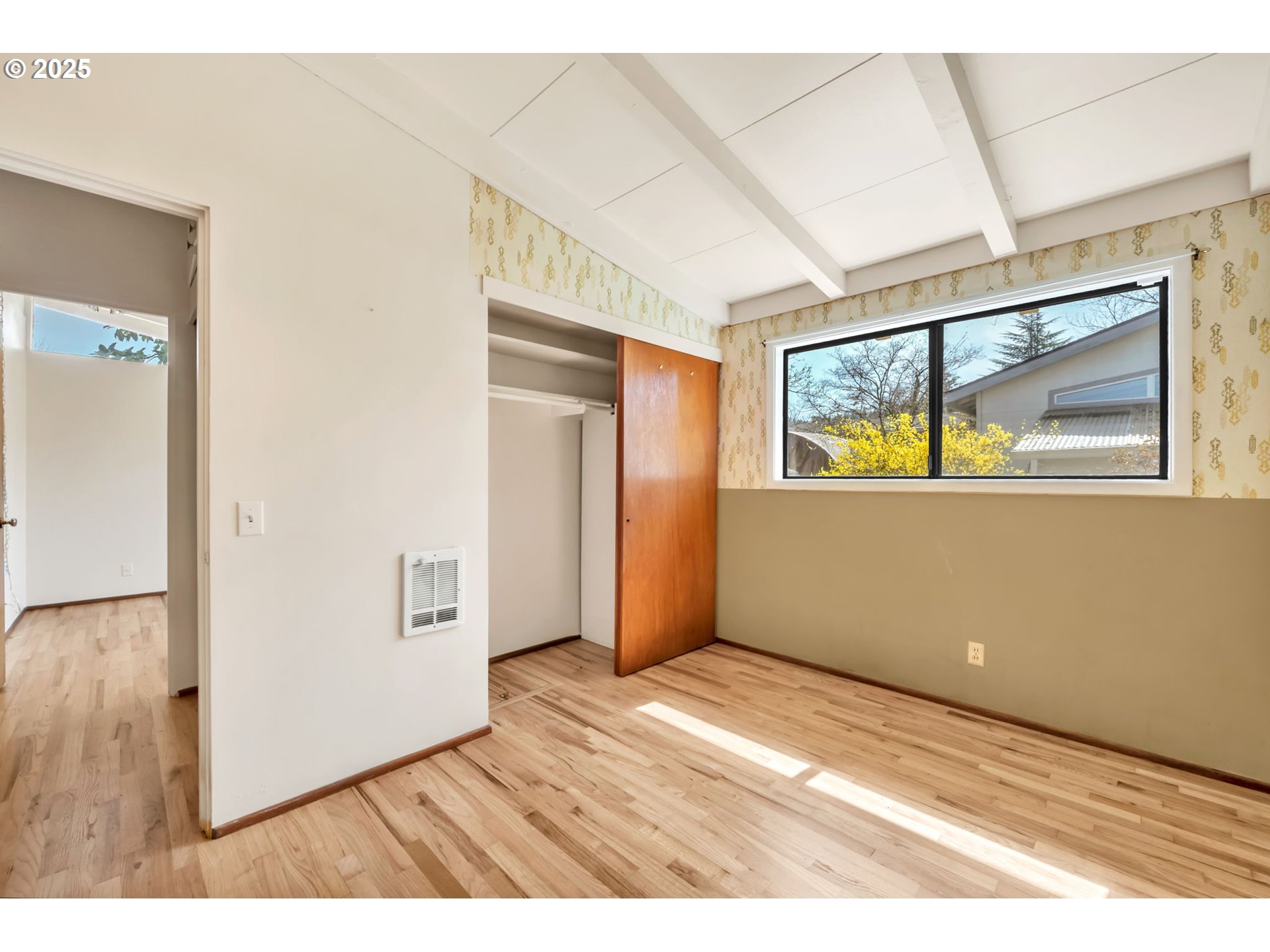 2550 Jackson Street Eugene, OR 97405 - Photo 20 of 37 Bedroom