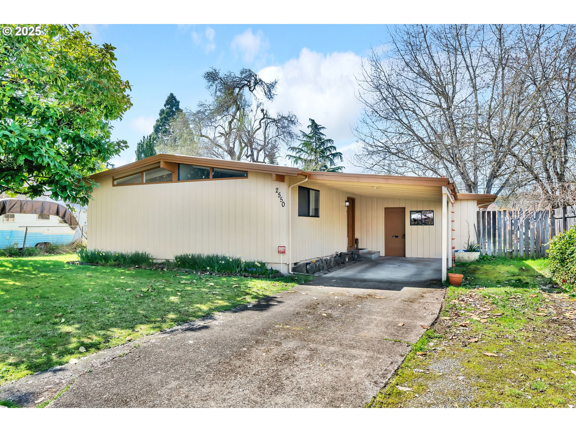 2550 Jackson Street Eugene, OR 97405 - Photo 2 of 37