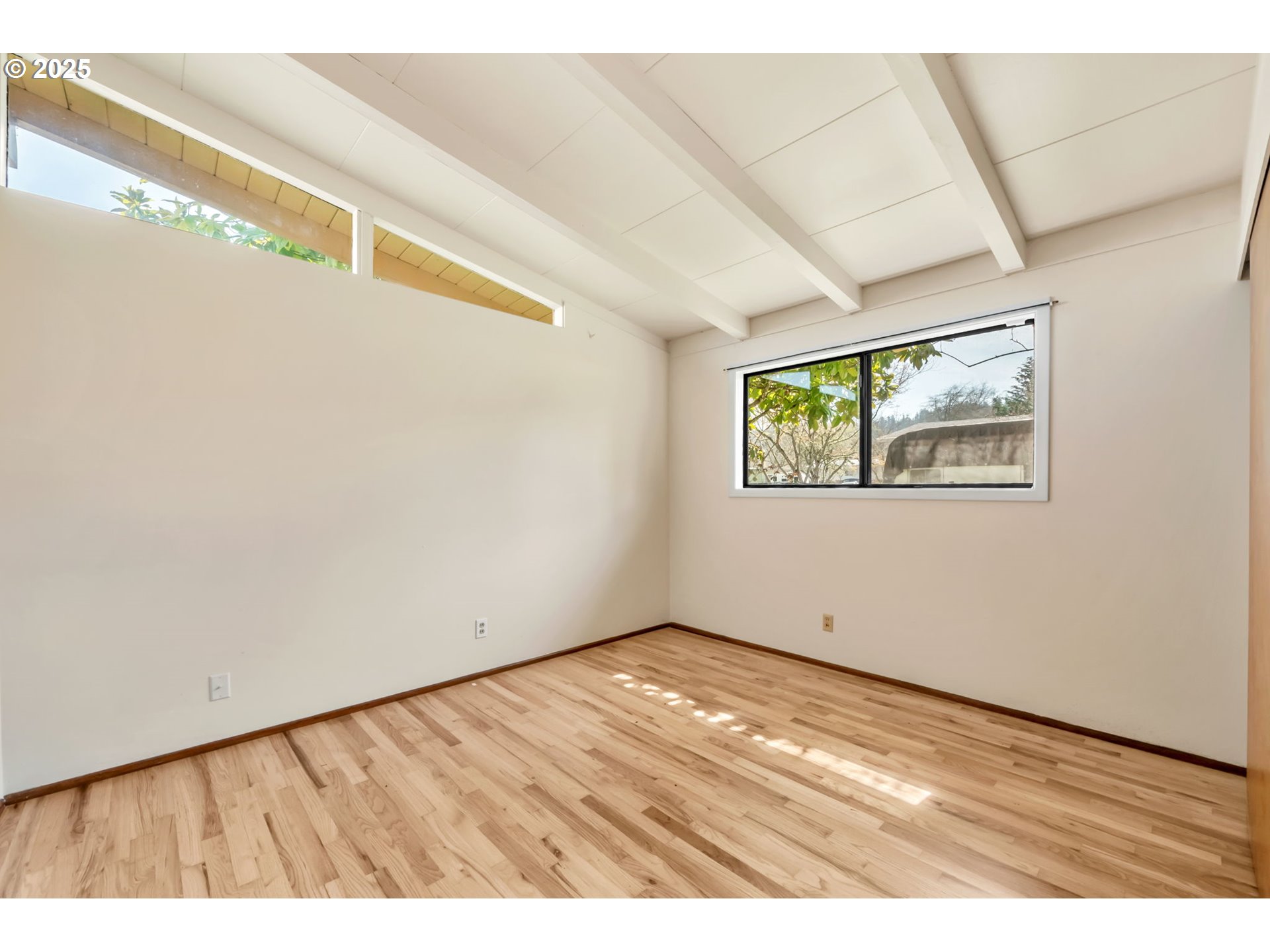 2550 Jackson Street Eugene, OR 97405 - Photo 22 of 37 Bedroom