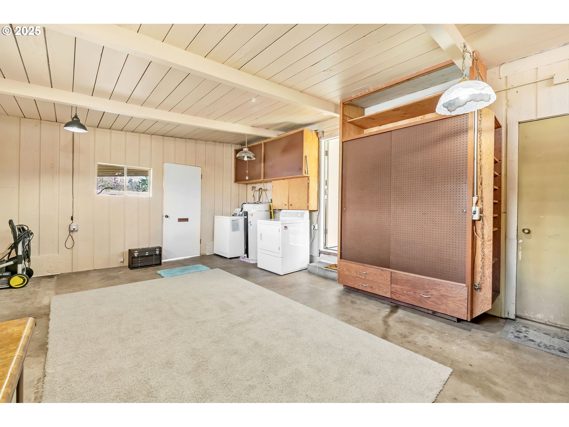 2550 Jackson Street Eugene, OR 97405 - Photo 26 of 37 Recreation Room