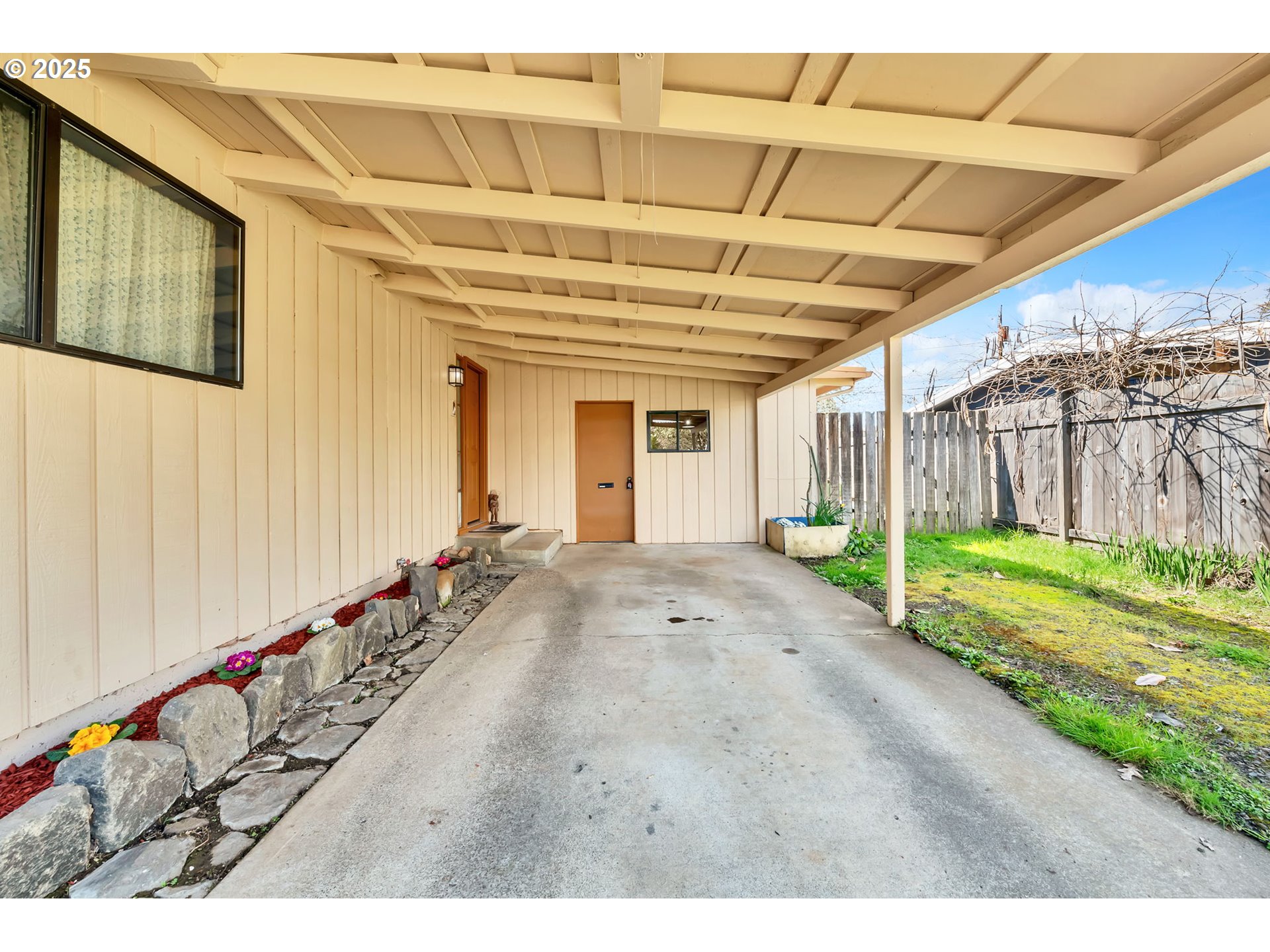 2550 Jackson Street Eugene, OR 97405 - Photo 3 of 37 Carport