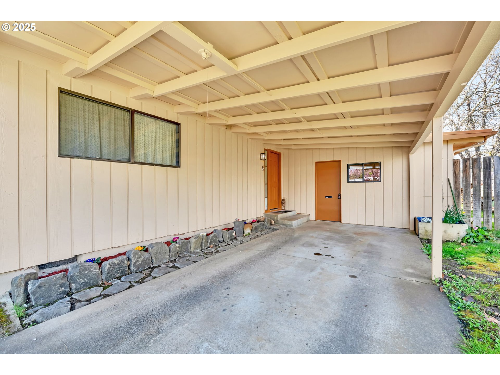 2550 Jackson Street Eugene, OR 97405 - Photo 4 of 37