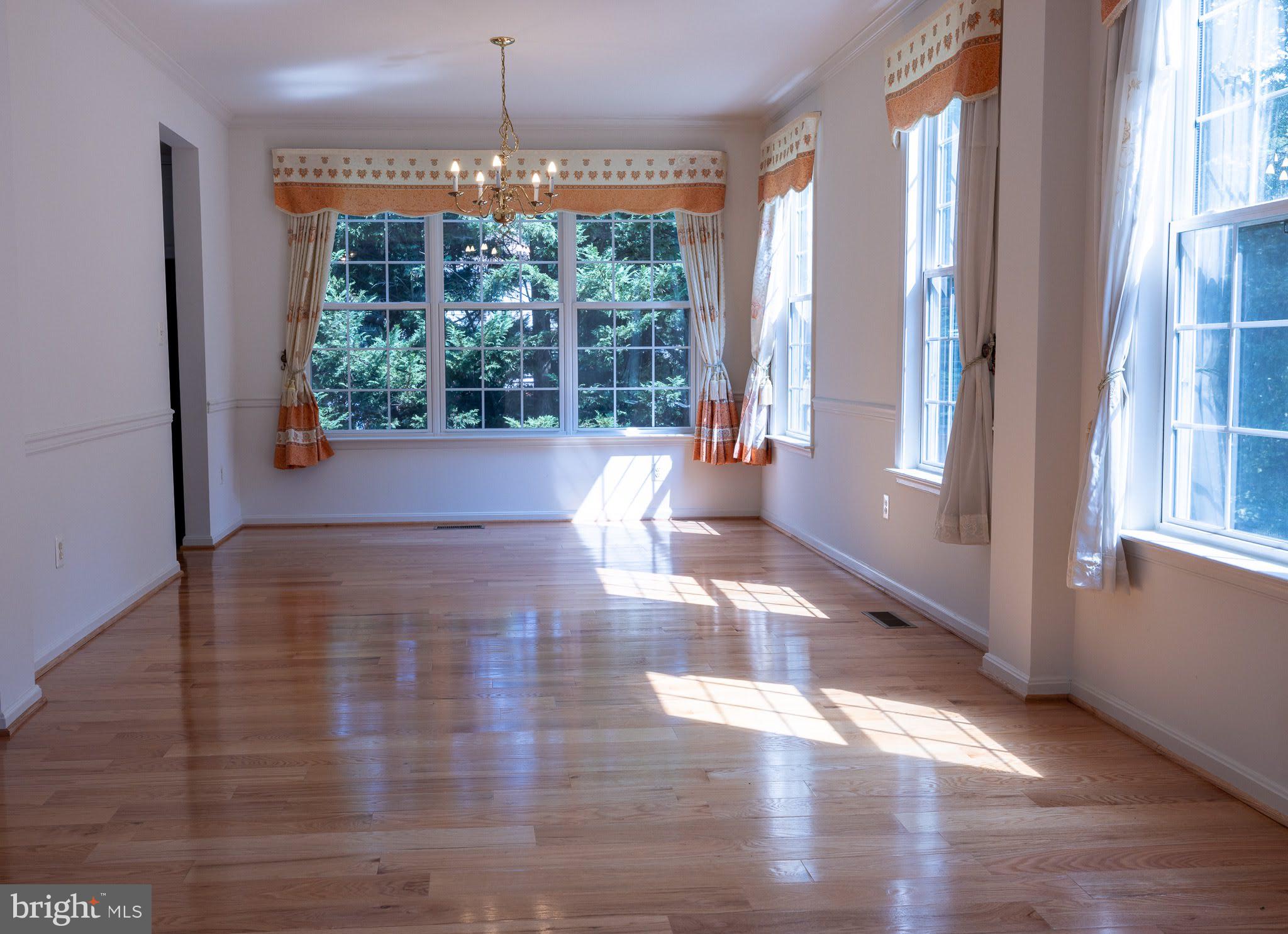 2051 Madrillon Road Vienna, VA 22182 - Photo 7 of 46 Gallery Image 7