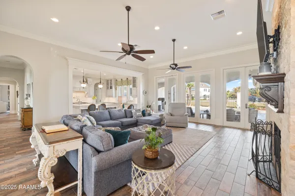 $1,200,000 | 1002 The Lake Drive, Broussard, LA 70518