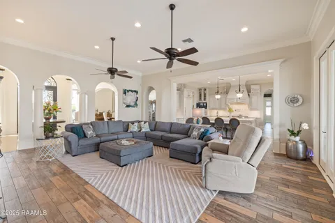 $1,200,000 | 1002 The Lake Drive, Broussard, LA 70518