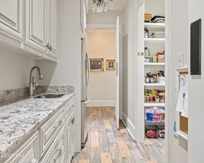 $1,200,000 | 1002 The Lake Drive, Broussard, LA 70518