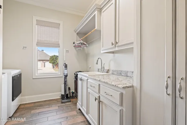 $1,200,000 | 1002 The Lake Drive, Broussard, LA 70518