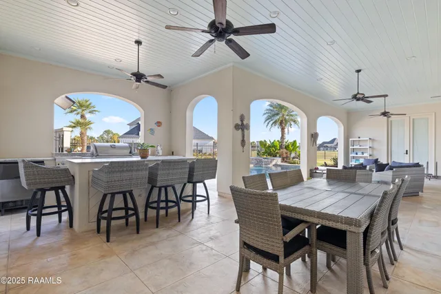 $1,200,000 | 1002 The Lake Drive, Broussard, LA 70518