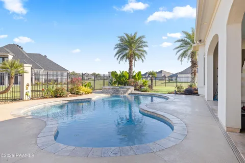 $1,200,000 | 1002 The Lake Drive, Broussard, LA 70518