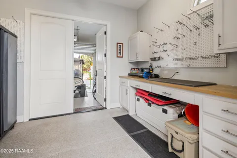 $1,200,000 | 1002 The Lake Drive, Broussard, LA 70518