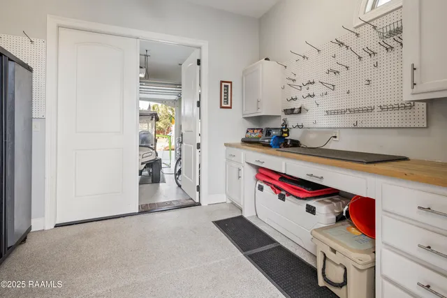 $1,200,000 | 1002 The Lake Drive, Broussard, LA 70518