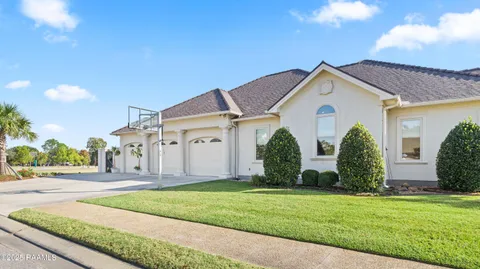 $1,200,000 | 1002 The Lake Drive, Broussard, LA 70518