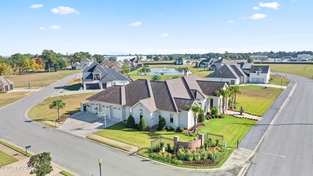 $1,200,000 | 1002 The Lake Drive, Broussard, LA 70518
