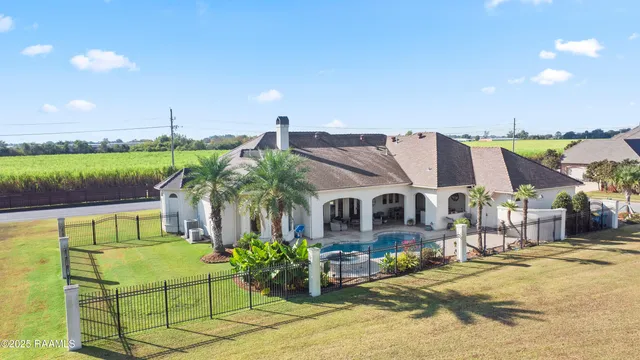 $1,200,000 | 1002 The Lake Drive, Broussard, LA 70518