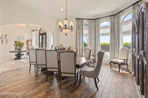 $1,200,000 | 1002 The Lake Drive, Broussard, LA 70518