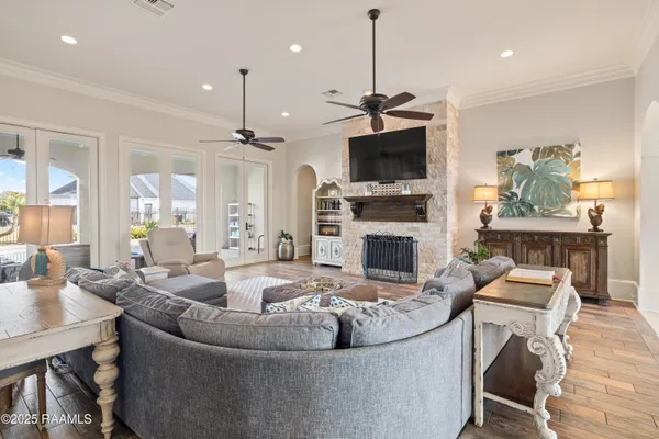 $1,200,000 | 1002 The Lake Drive, Broussard, LA 70518