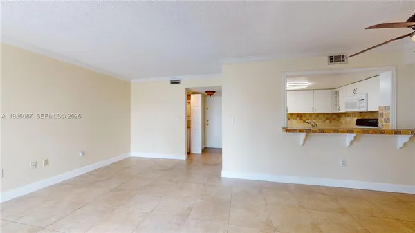 $2,200 | 2055 Southwest 122nd Avenue, Unit 108, Miami, FL 33175