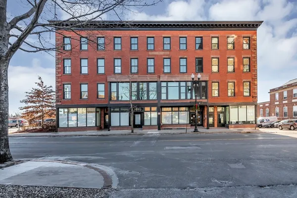 $2,200 | 200 Merrimack Street, Unit 201, Haverhill, MA 01830