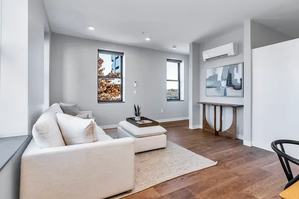 $2,200 | 200 Merrimack Street, Unit 201, Haverhill, MA 01830