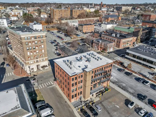 $2,200 | 200 Merrimack Street, Unit 201, Haverhill, MA 01830